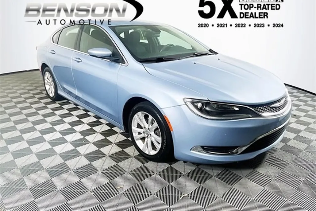 2015 Chrysler 200 Limited photo 1