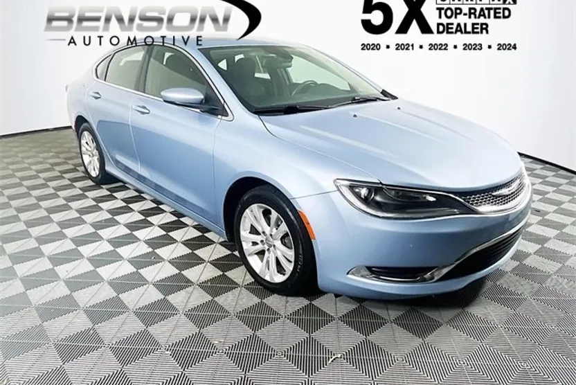 2015 Chrysler 200 Limited photo 1