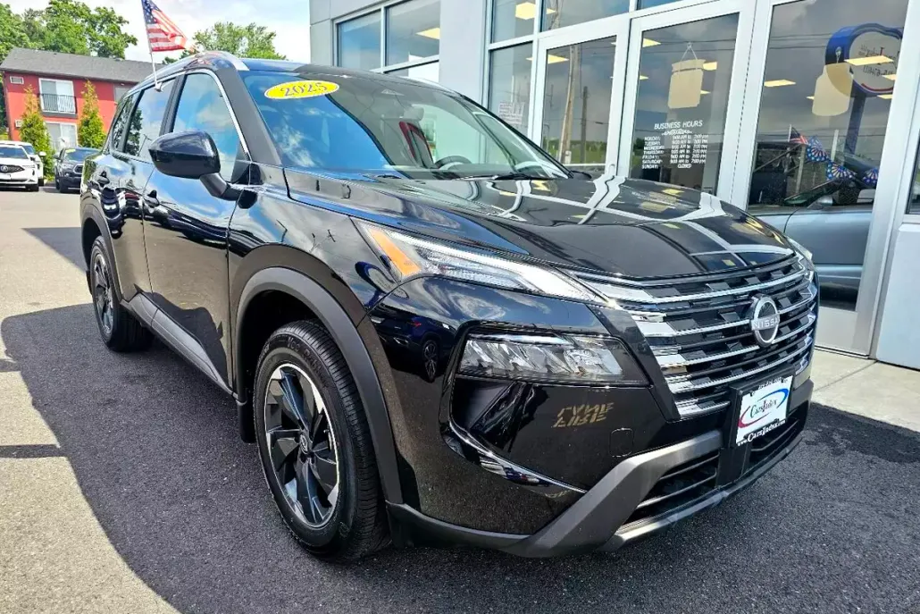 2025 Nissan Rogue SV photo 1