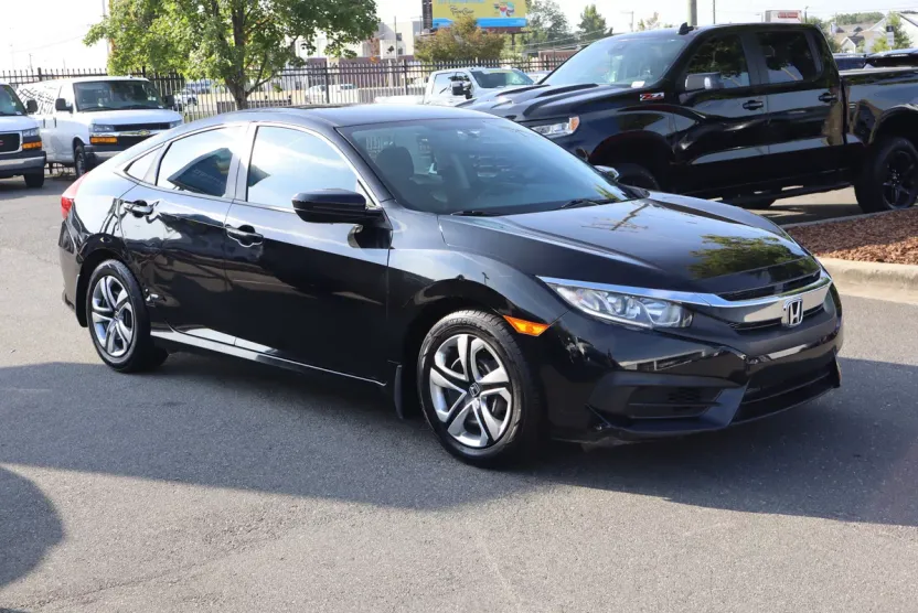 2018 Honda Civic LX photo 1