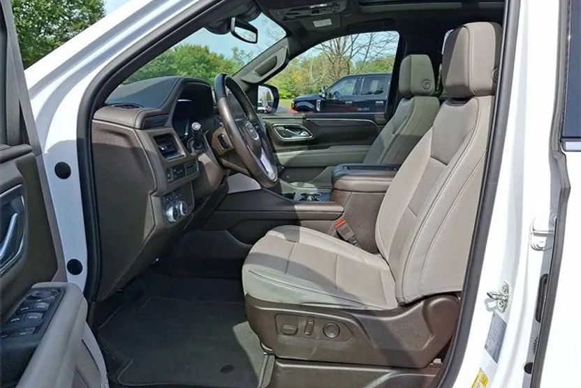 2023 Gmc Yukon SLT photo 1