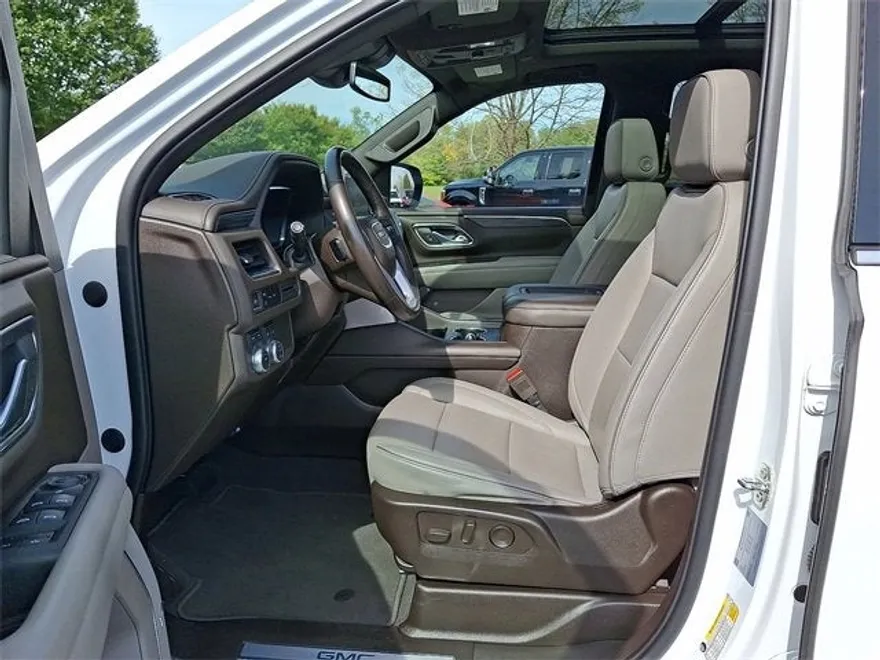 2023 Gmc Yukon SLT photo 1