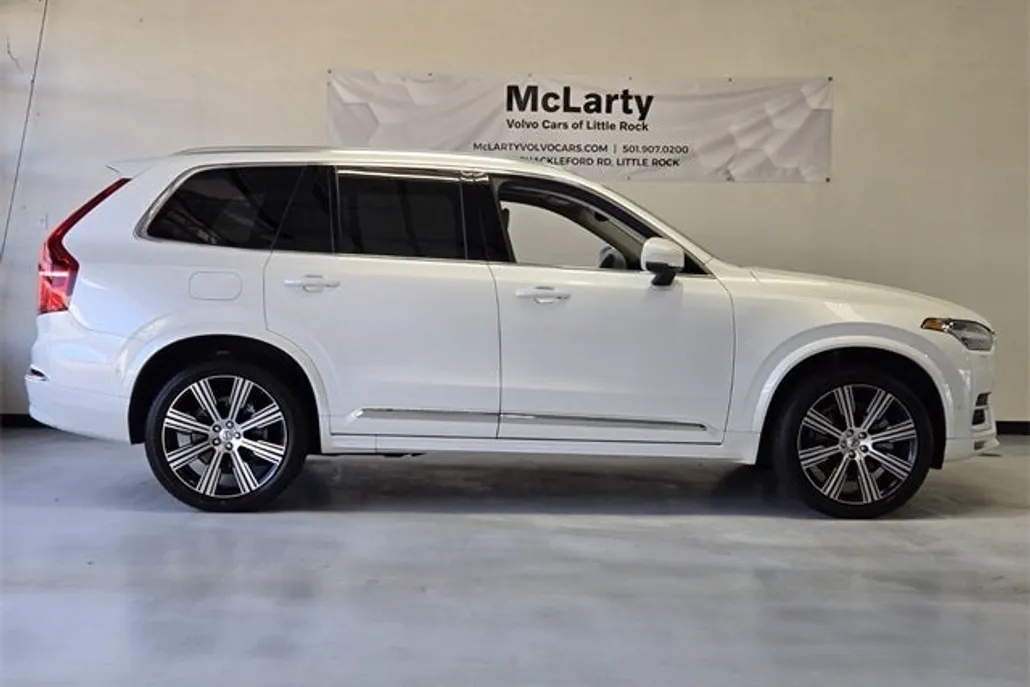 2023 Volvo XC90 AWD Ultimate photo 1