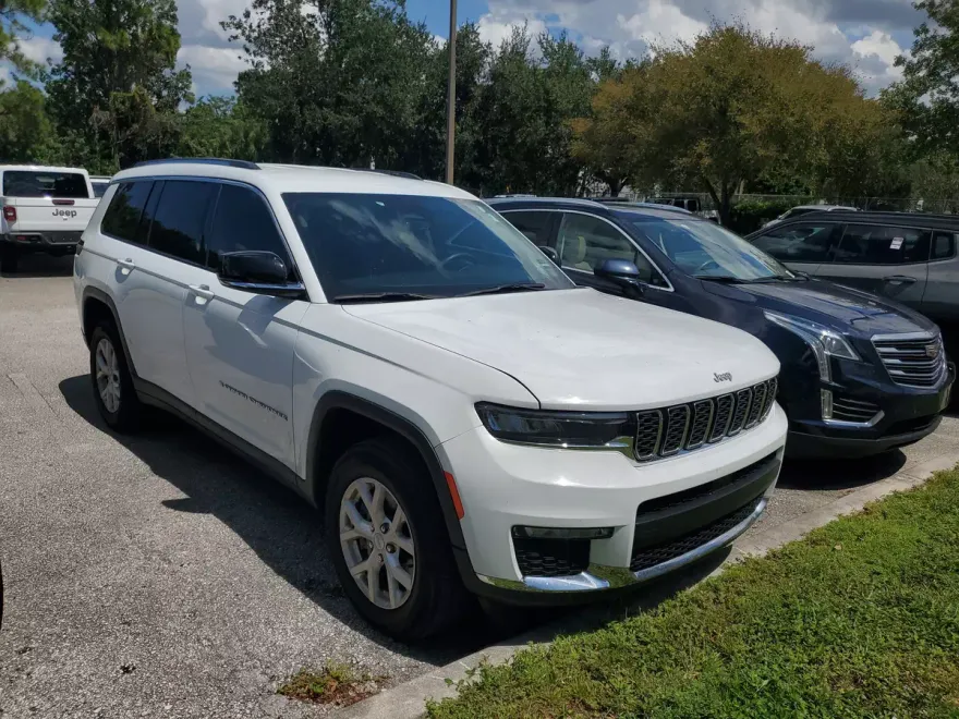 2023 Jeep Grand Cherokee Limited photo 1