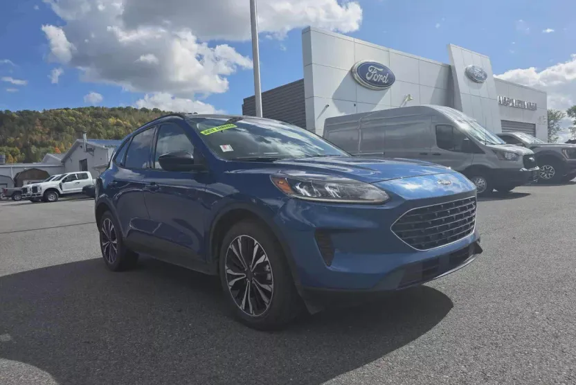 2022 Ford Escape SE photo 1