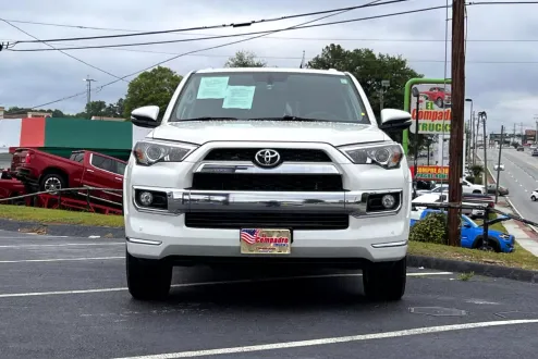 2019 Toyota 4Runner SR5 photo 2