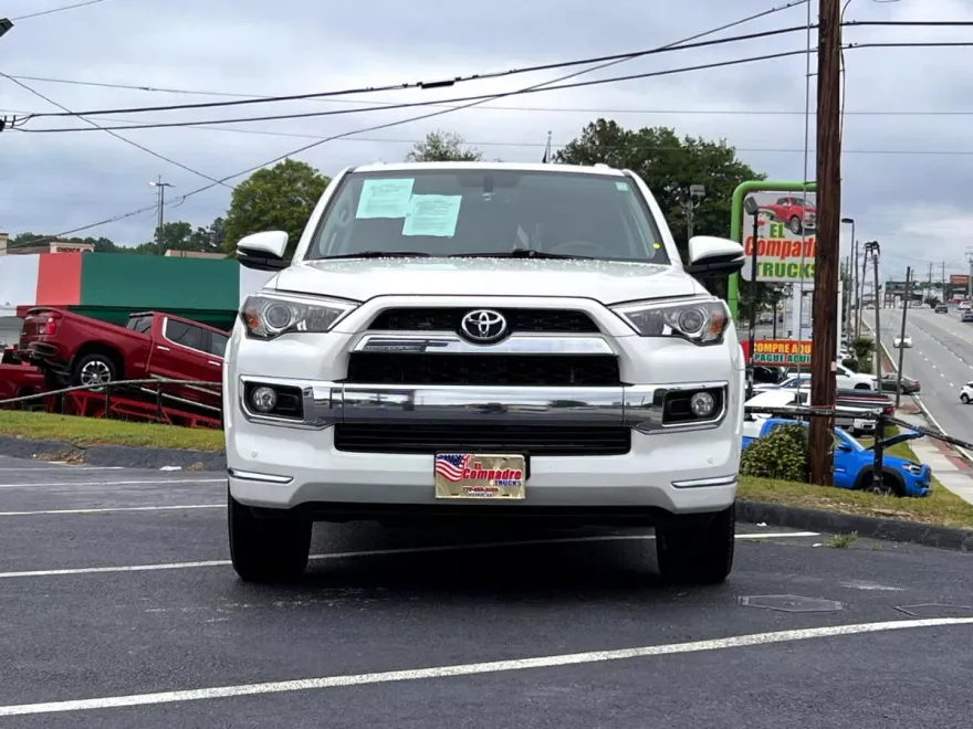 2019 Toyota 4Runner SR5 photo 2