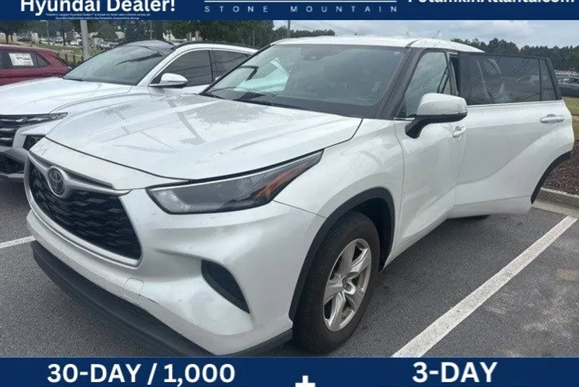 2022 Toyota Highlander L photo 1