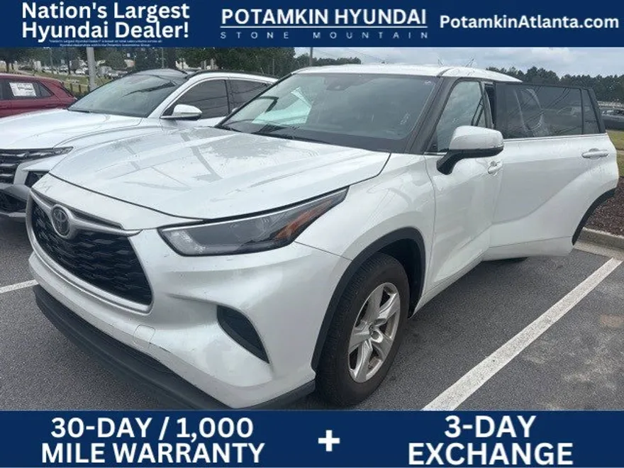 2022 Toyota Highlander L photo 1