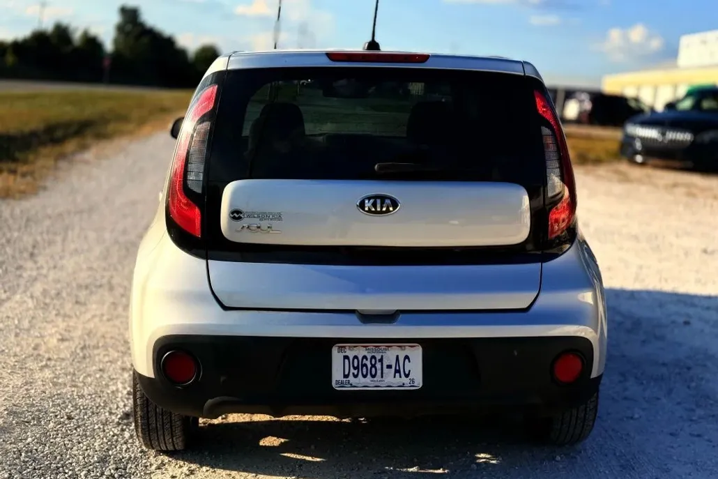 2017 Kia Soul Base photo 1