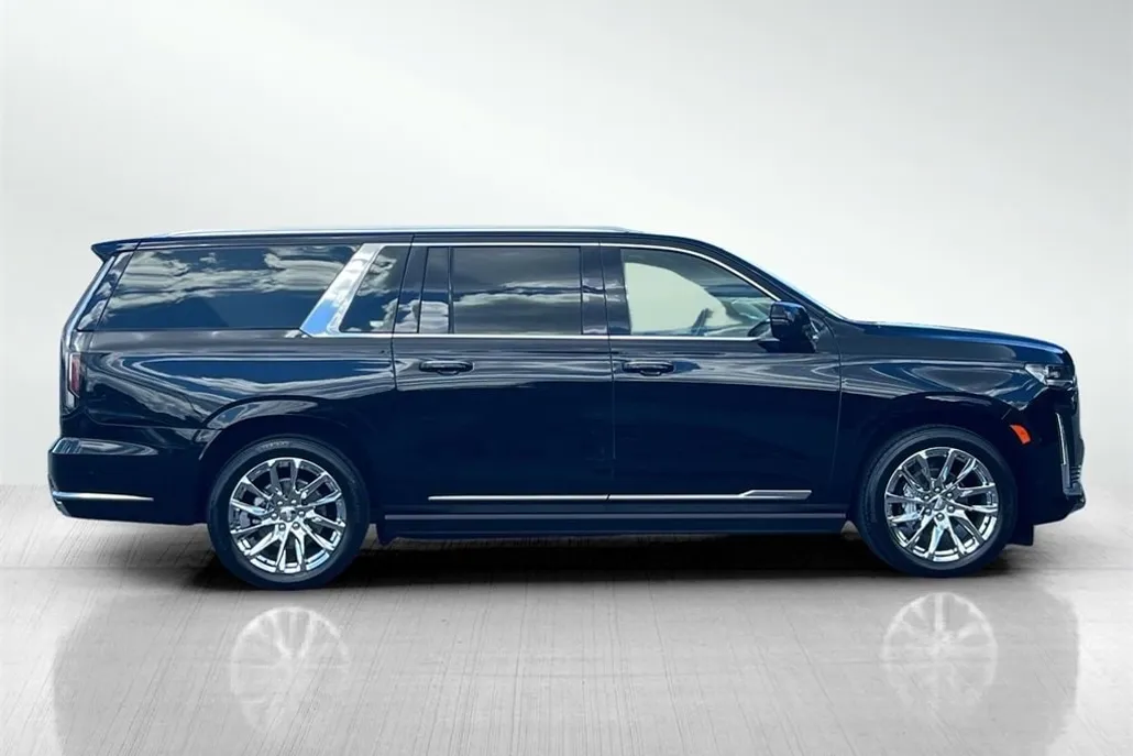 2023 Cadillac Escalade ESV Premium Luxury Platinum photo 1