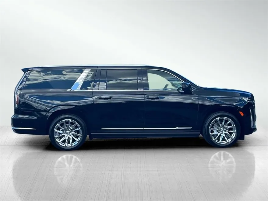 2023 Cadillac Escalade ESV Premium Luxury Platinum photo 1