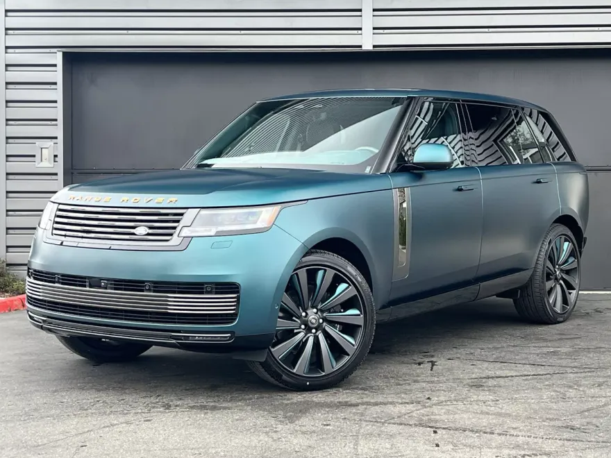 2025 Land Rover Range Rover SV photo 1