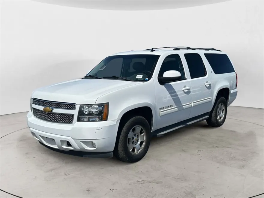 2013 Chevrolet Suburban 1500 LT photo 1