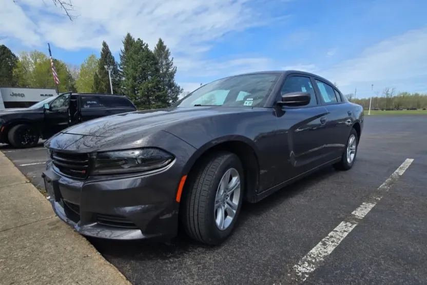 2022 Dodge Charger SXT photo 1
