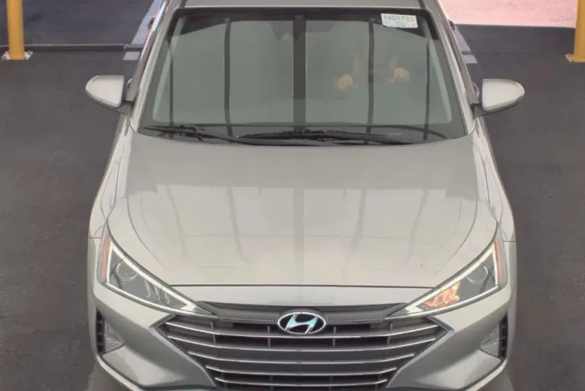 2020 Hyundai Elantra SEL photo 1