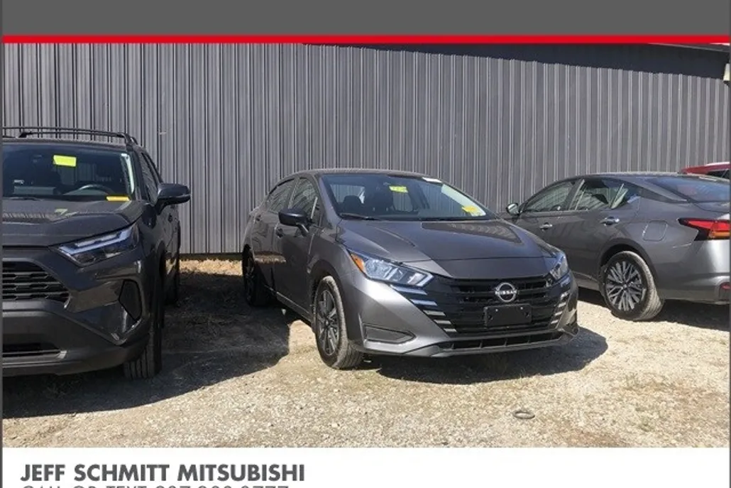 2024 Nissan Versa 1.6 S photo 1