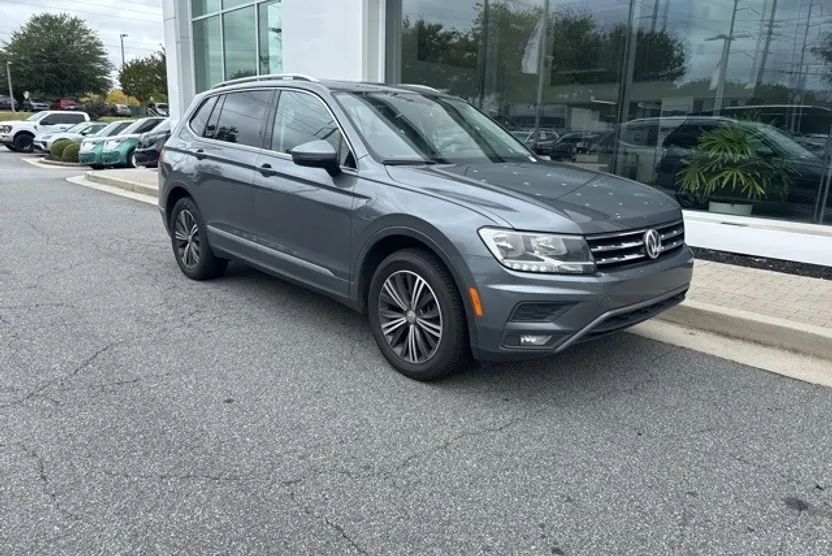 2018 Volkswagen Tiguan SEL photo 1