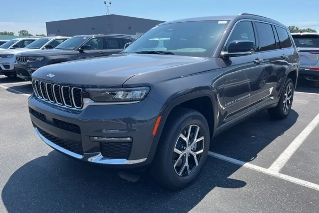 2025 Jeep Grand Cherokee Limited photo 1