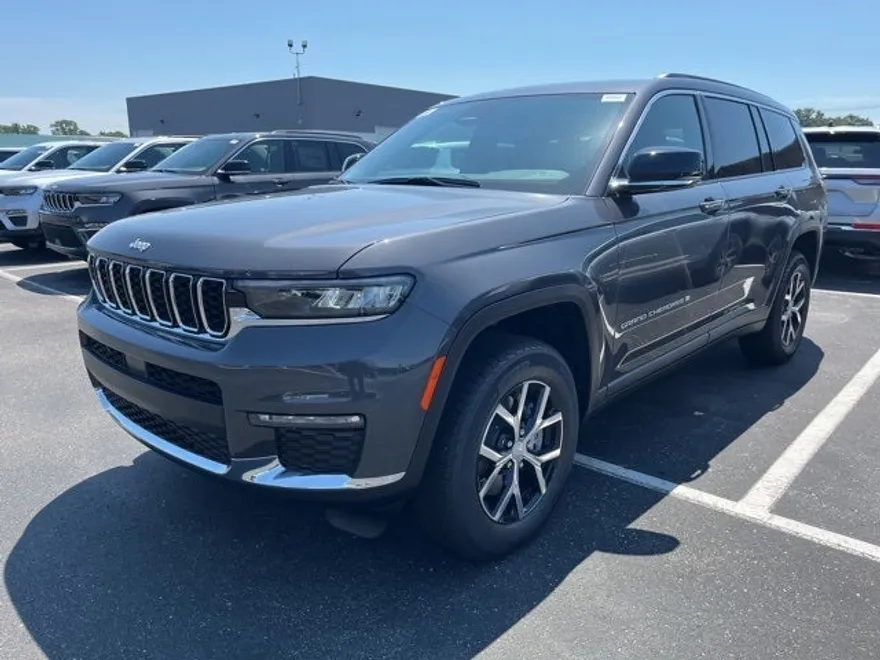 2025 Jeep Grand Cherokee Limited photo 1