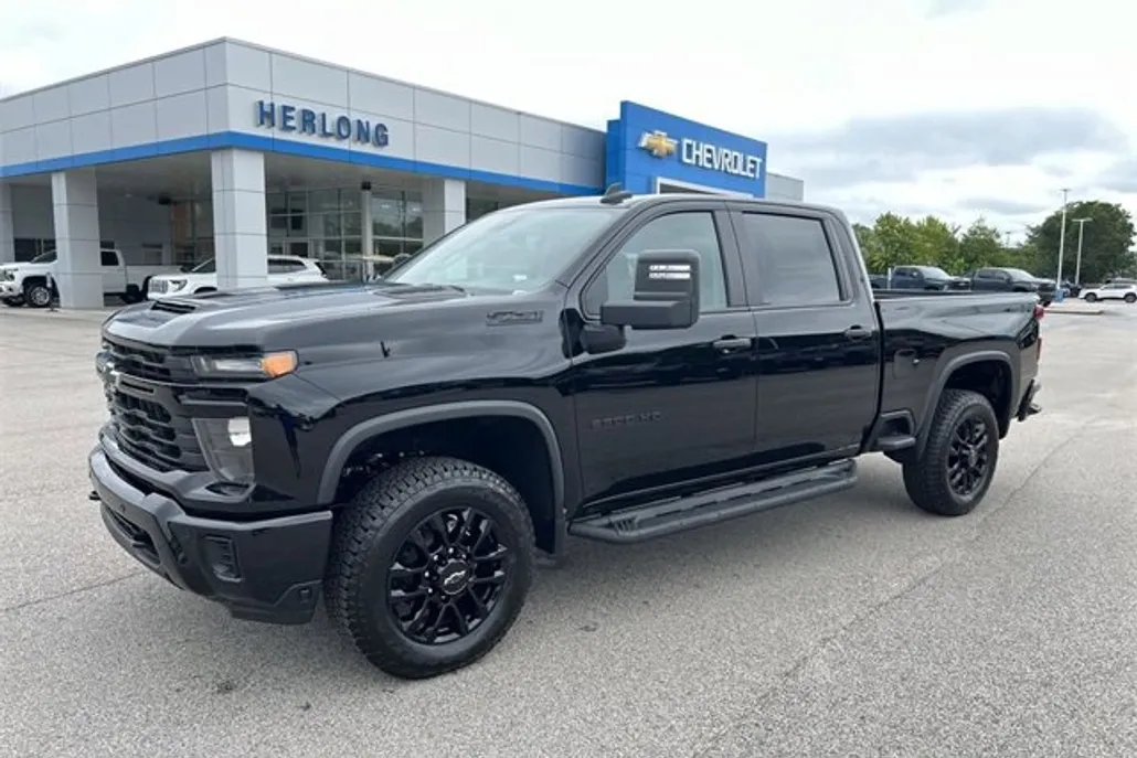 2025 Chevrolet Silverado 2500HD Custom photo 1
