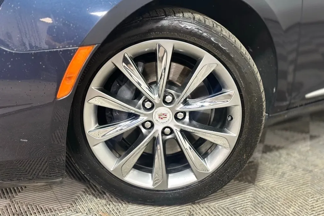 2013 Cadillac XTS Premium Luxury photo 1
