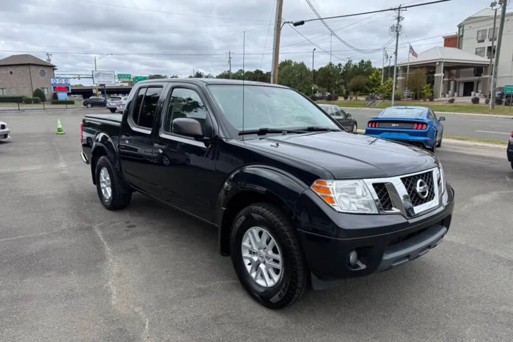 2020 Nissan Frontier SV photo 1