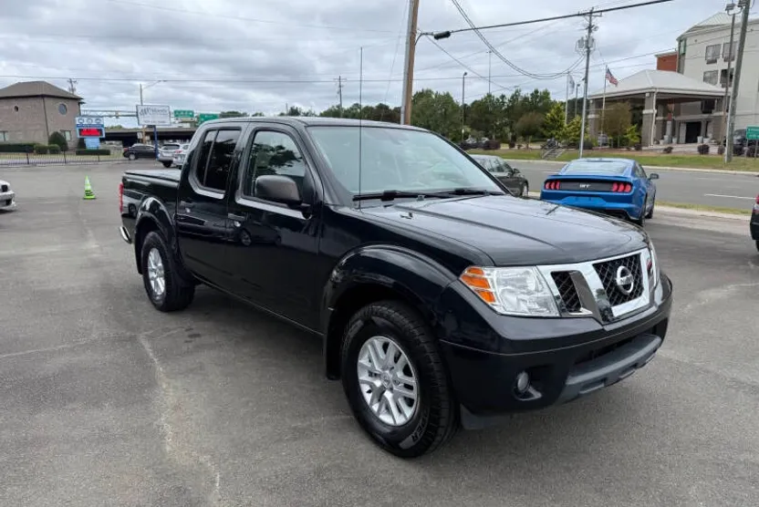 2020 Nissan Frontier SV photo 1