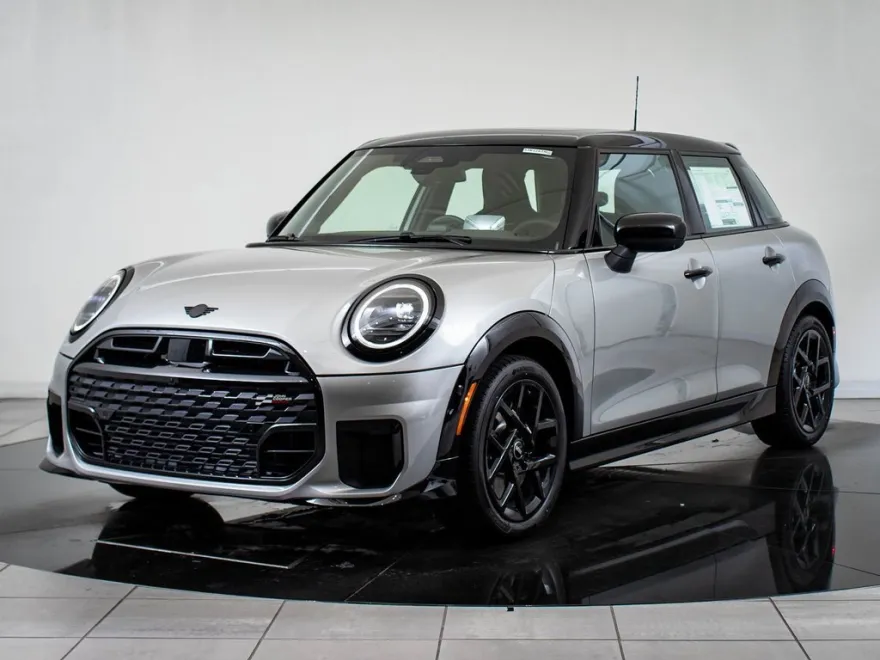 2026 Mini Cooper 4 Door Hardtop Iconic photo 1