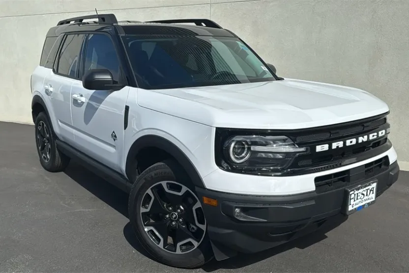 2024 Ford Bronco Sport Outer Banks photo 1