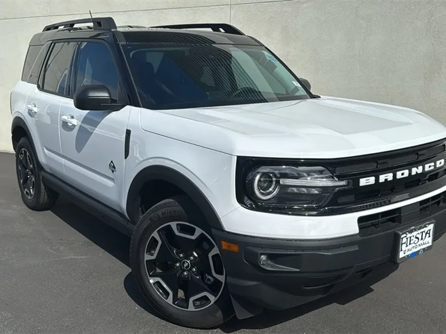 2024 Ford Bronco Sport Outer Banks photo 1
