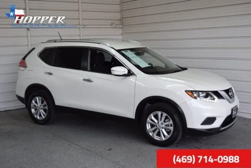 2015 Nissan Rogue SV photo 1