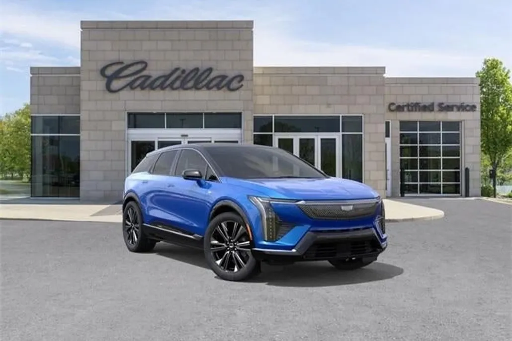 2025 Cadillac Optiq Luxury photo 1