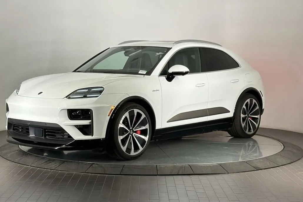 2024 Porsche Macan Turbo Electric photo 1