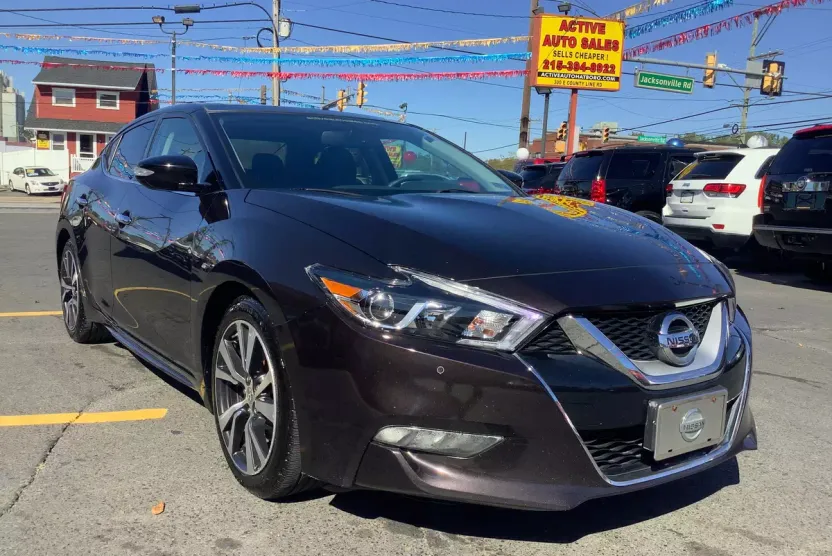 2017 Nissan Maxima SL photo 1