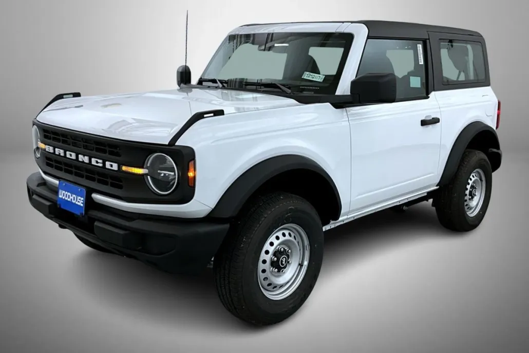 2025 Ford Bronco Base photo 1