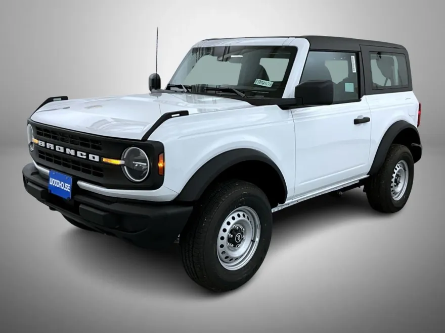 2025 Ford Bronco Base photo 1