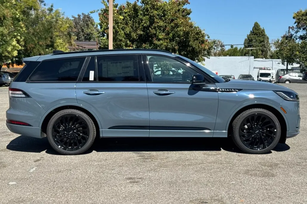 2025 Lincoln Aviator Reserve photo 1