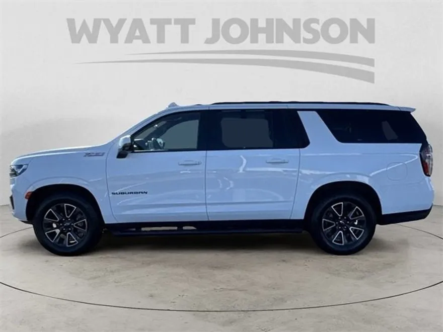 2022 Chevrolet Suburban Z71 photo 1