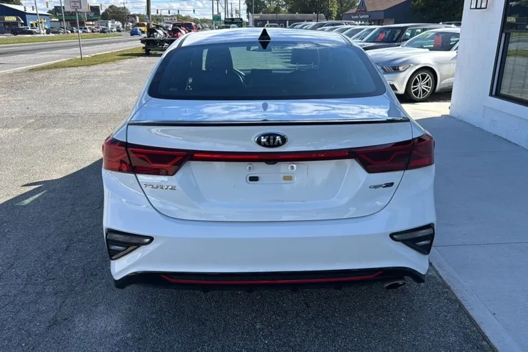 2021 Kia Forte GT-Line photo 1