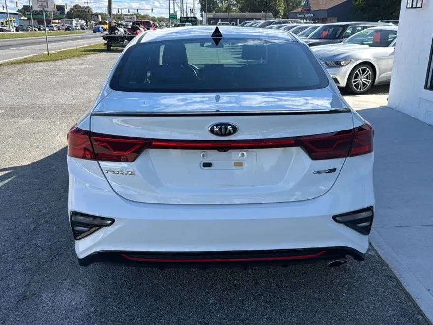 2021 Kia Forte GT-Line photo 1