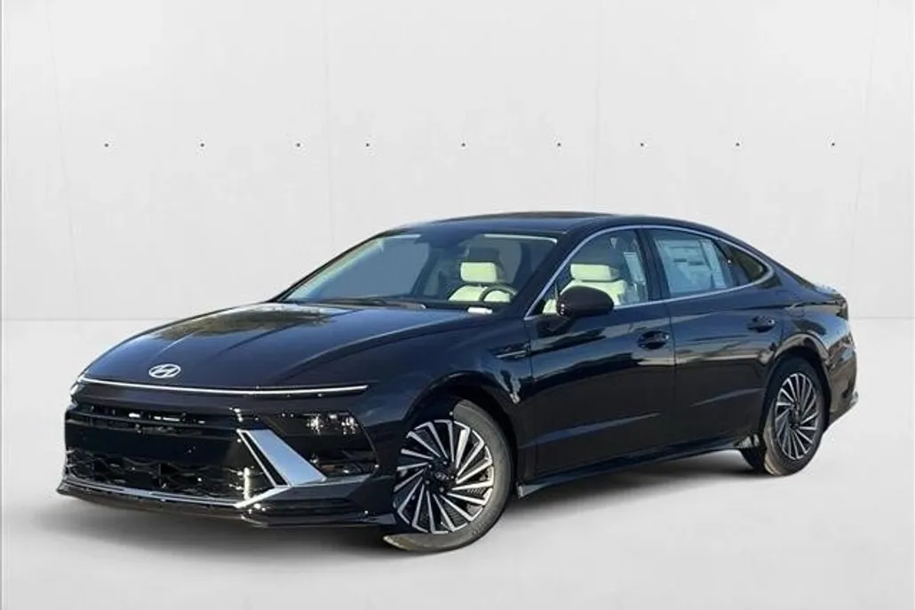 2025 Hyundai Sonata Hybrid SEL photo 1