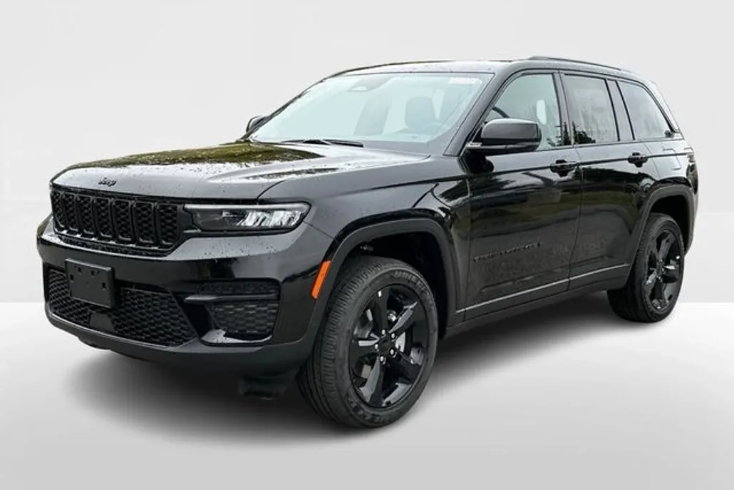 2025 Jeep Grand Cherokee Altitude photo 1