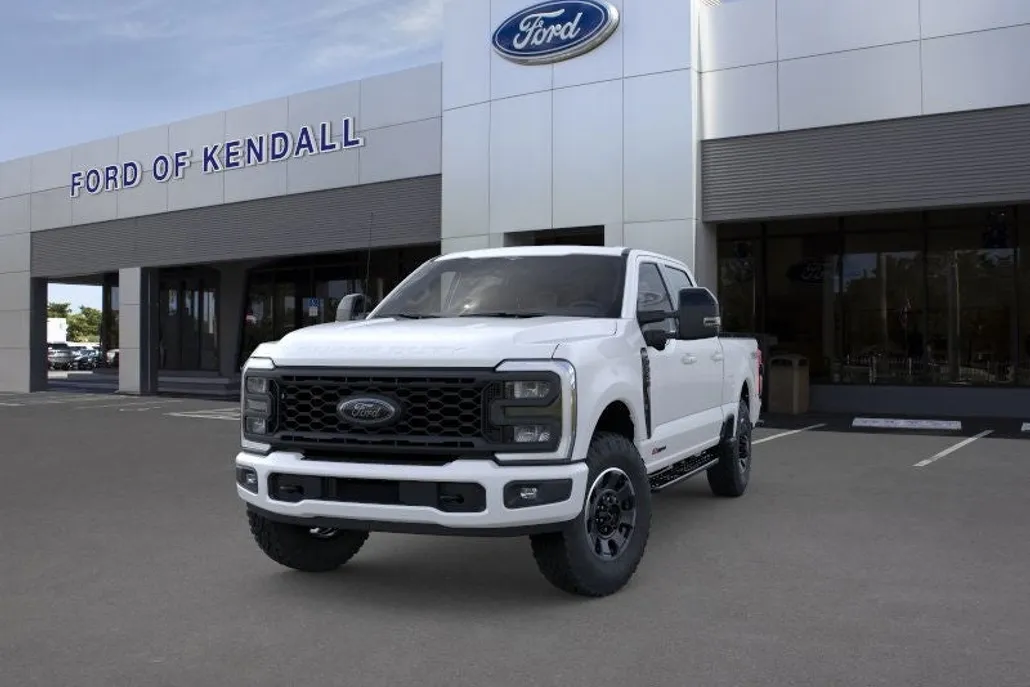 2025 Ford F-350 Lariat photo 1