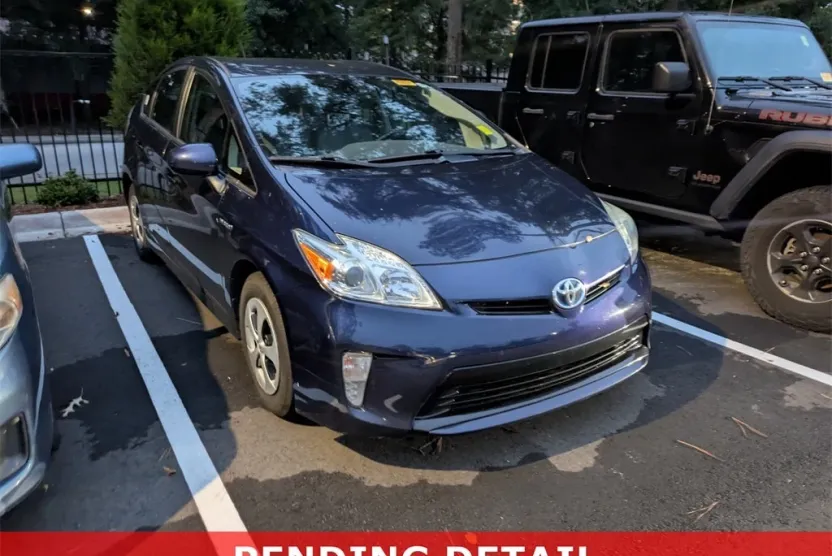 2015 Toyota Prius Four photo 1