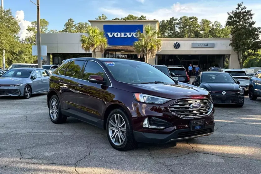 2023 Ford Edge Titanium photo 1