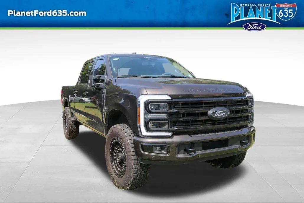 2025 Ford F-350 Platinum photo 1