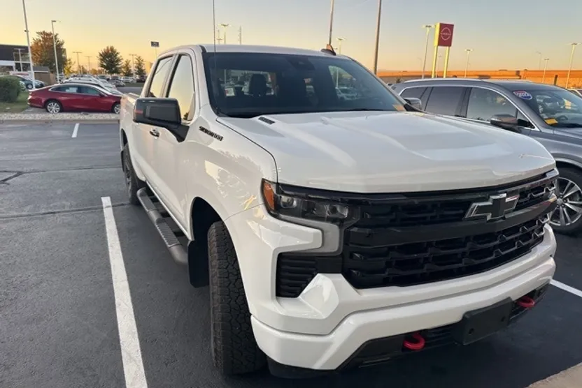 2024 Chevrolet Silverado 1500 RST photo 1