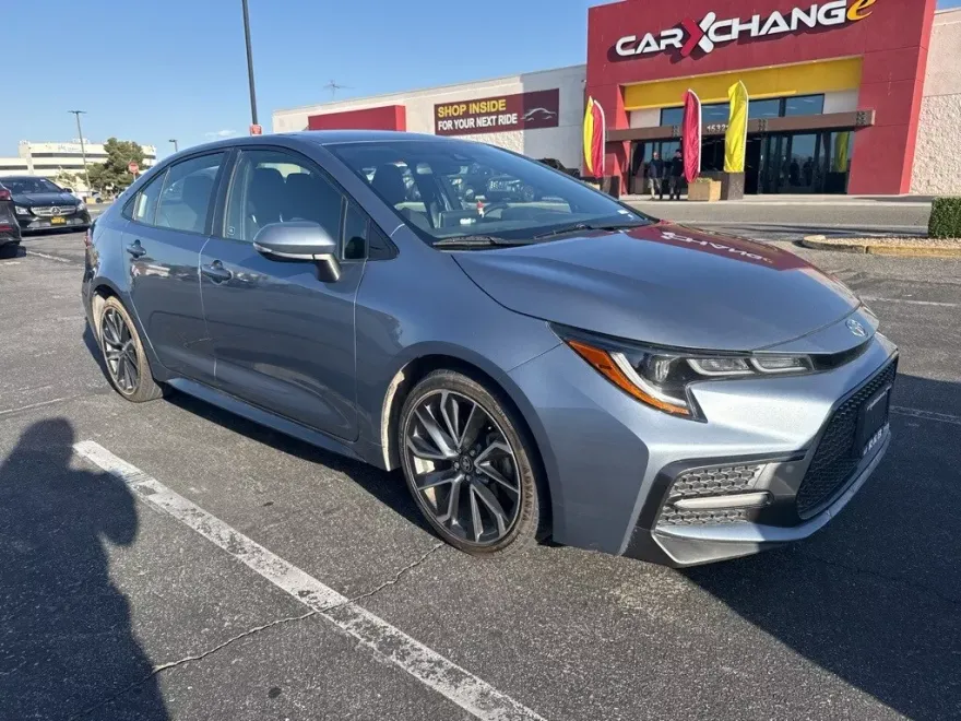 2021 Toyota Corolla SE photo 1