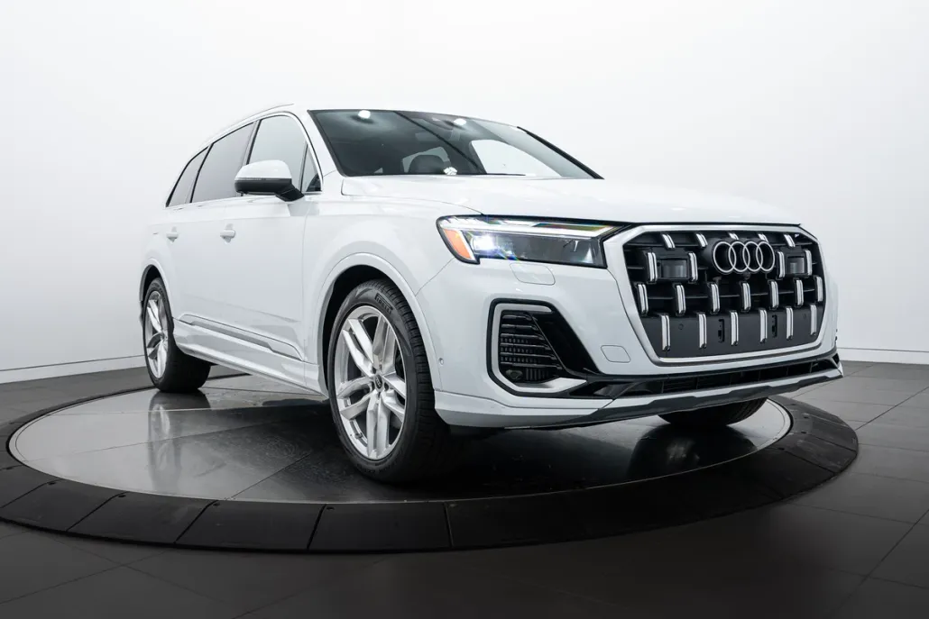 2025 Audi Q7 Premium Plus photo 1